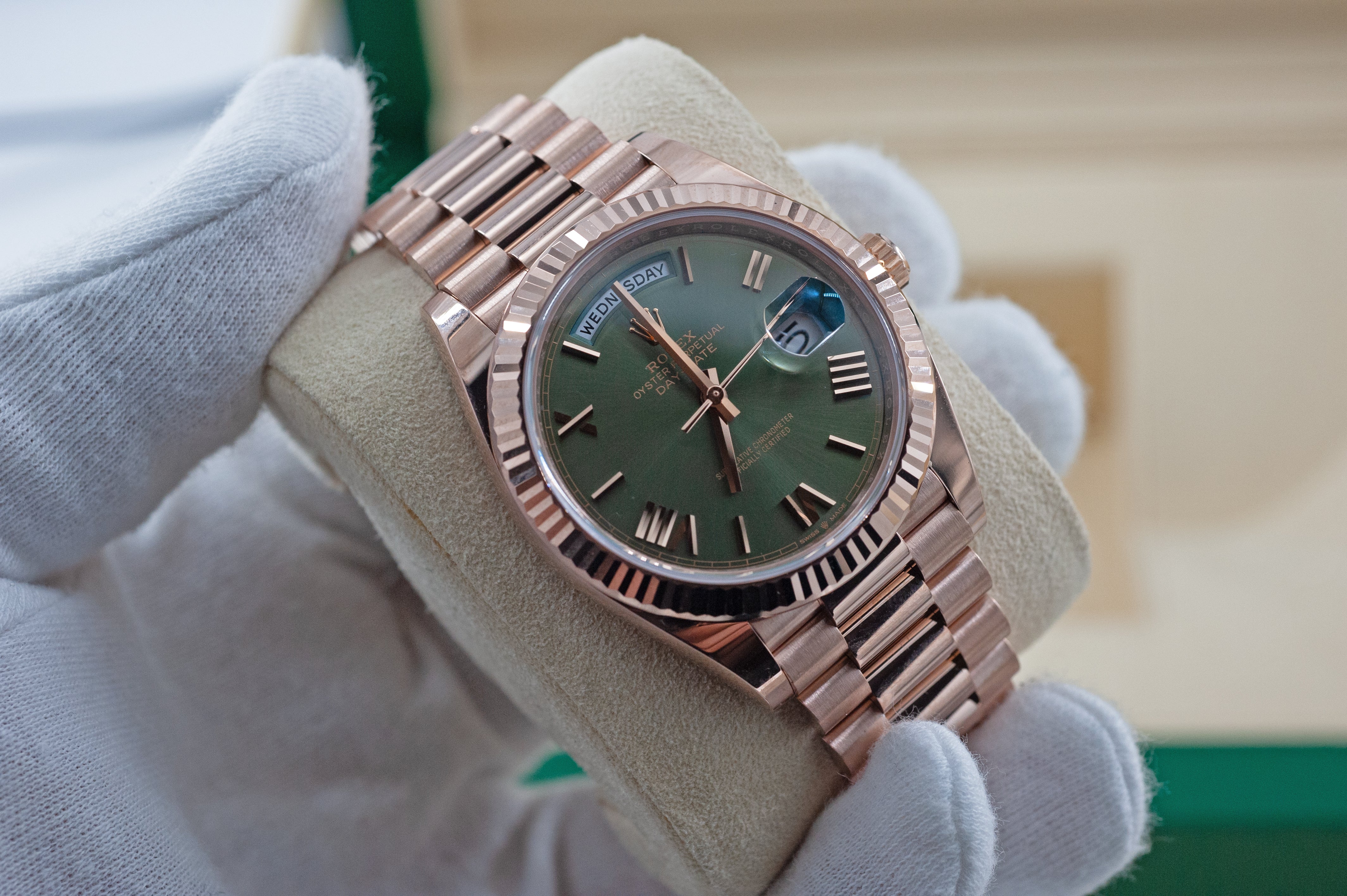 Rolex Day Date Olive Dial I ungetragen I Full Set incl EKR I 12/2023