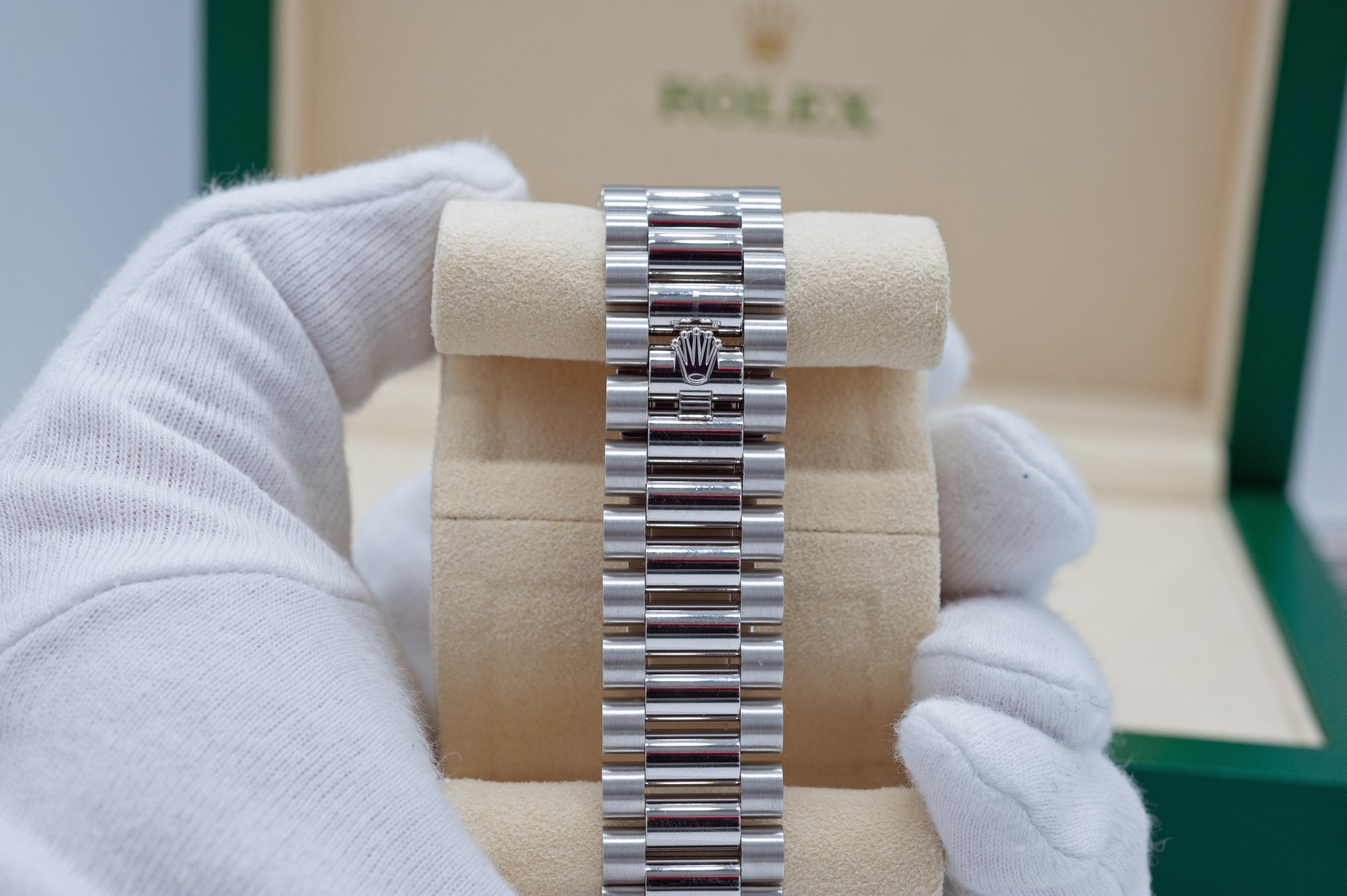 Rolex Daydate 40 Pave Dial I 2022 I ungetragen I Ref. 228396TBR