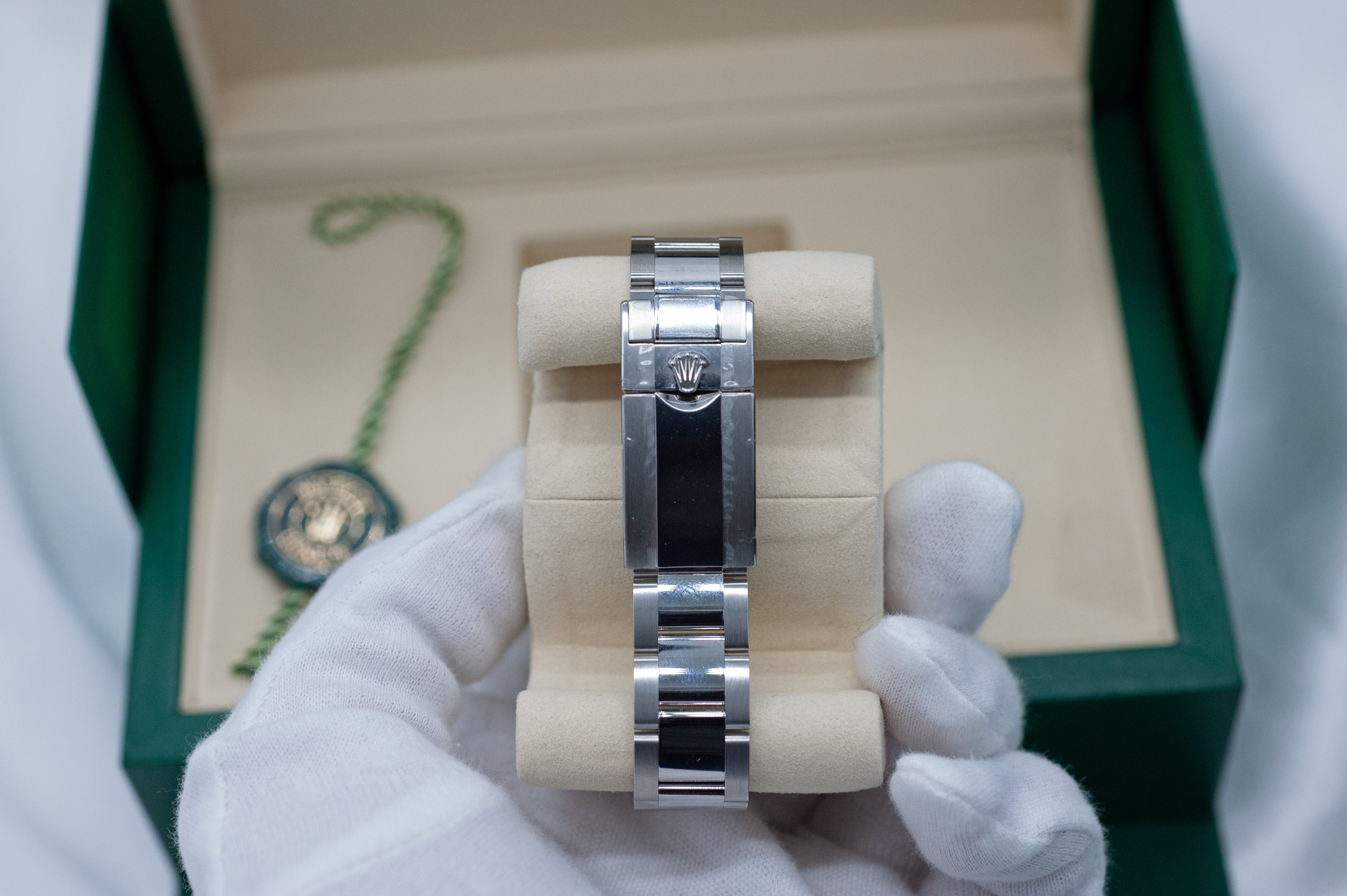 Rolex GMT-Master II  'Pepsi' Oysterband I ungetragen I 04/2025 I Teilverklebt I Ref. 126710 BLRO