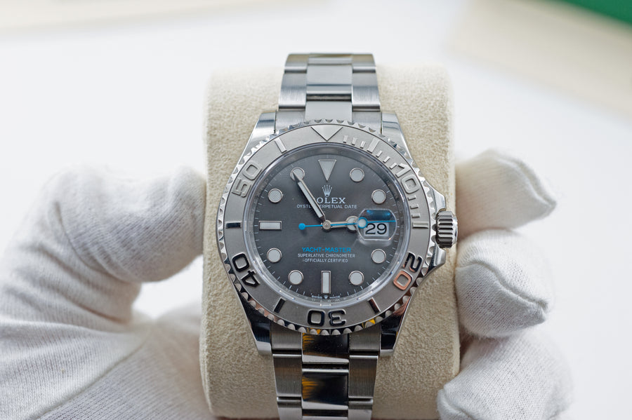 Rolex Yachtmaster 40 Rhodium I 07/2025 I neuwertig & unpoliert I Full Set incl EKR I Ref. 126622